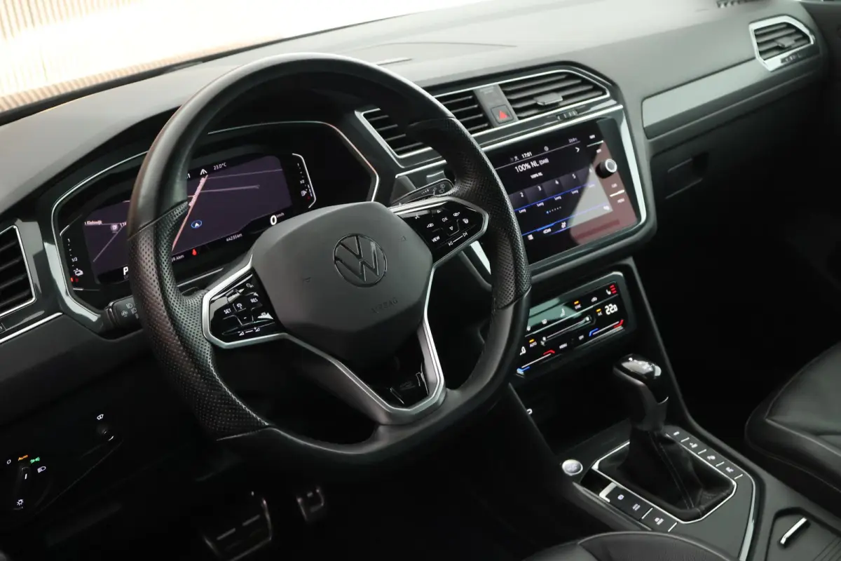 1.4 TSI 245pk eHybrid R-Line Business Trekhaak 360Camera Leder Memory HUD Stoelverwarming Panoramadak Virtual Cockpit Navigatie