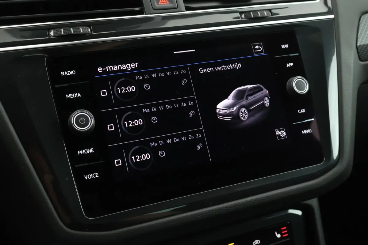 1.4 TSI 245pk eHybrid R-Line Business Trekhaak 360Camera Leder Memory HUD Stoelverwarming Panoramadak Virtual Cockpit Navigatie