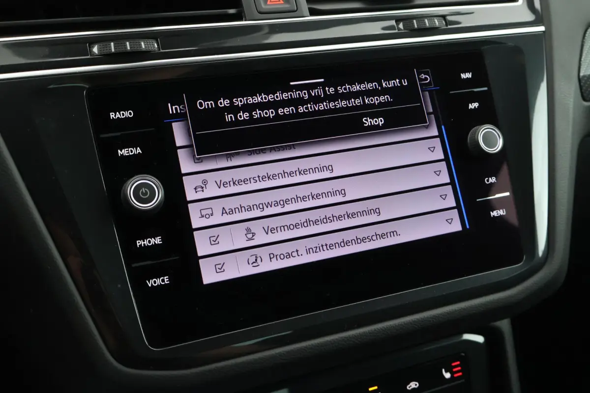 1.4 TSI 245pk eHybrid R-Line Business Trekhaak 360Camera Leder Memory HUD Stoelverwarming Panoramadak Virtual Cockpit Navigatie