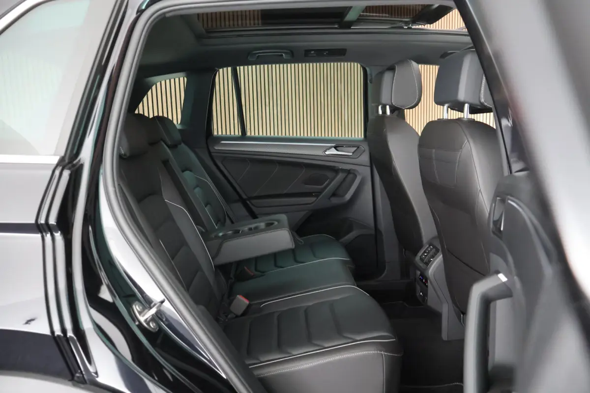 1.4 TSI 245pk eHybrid R-Line Business Trekhaak 360Camera Leder Memory HUD Stoelverwarming Panoramadak Virtual Cockpit Navigatie