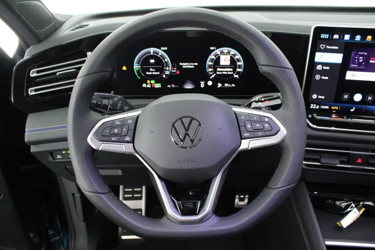 1.5 272pk eHybrid R-Line Business Trekhaak Camera Keyless Massage Virtual Cockpit Panoramadak Carplay