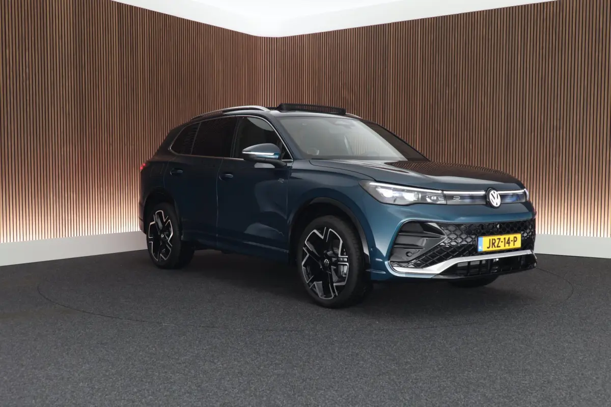 1.5 272pk eHybrid R-Line Business Trekhaak Camera Keyless Massage Virtual Cockpit Panoramadak Carplay