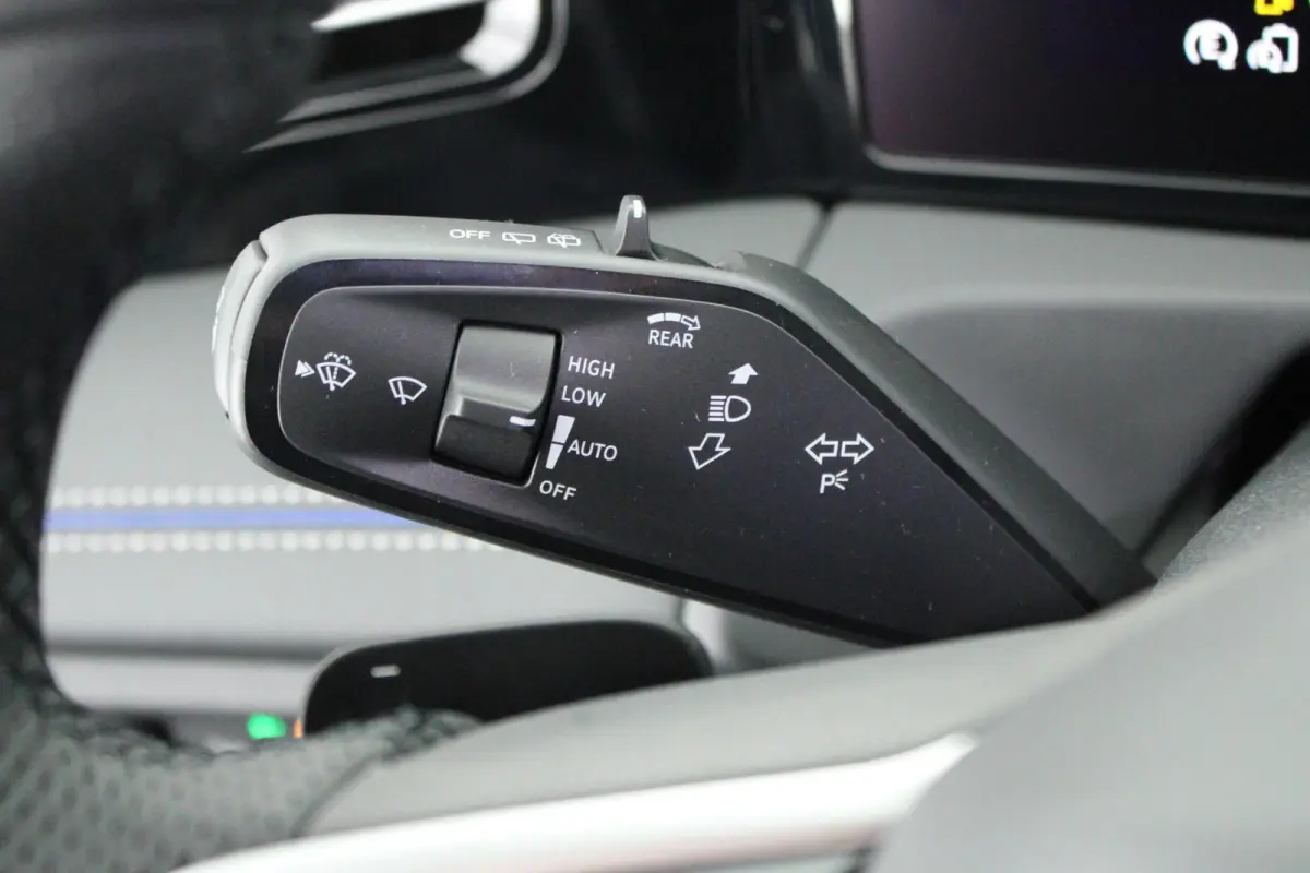 1.5 272pk eHybrid R-Line Business Trekhaak Camera Keyless Massage Virtual Cockpit Panoramadak Carplay