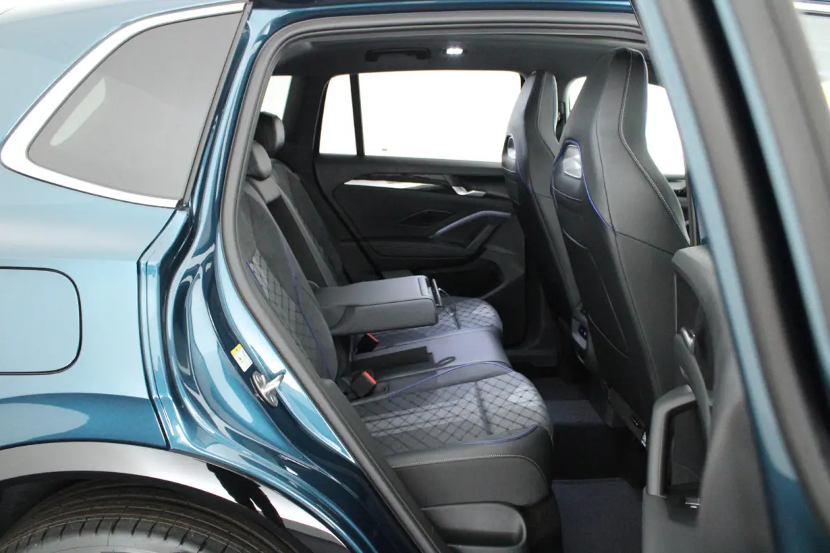 1.5 272pk eHybrid R-Line Business Trekhaak Camera Keyless Massage Virtual Cockpit Panoramadak Carplay