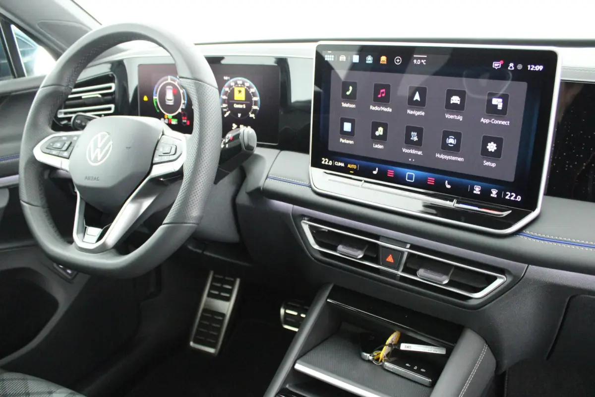 1.5 272pk eHybrid R-Line Business Trekhaak Camera Keyless Massage Virtual Cockpit Panoramadak Carplay