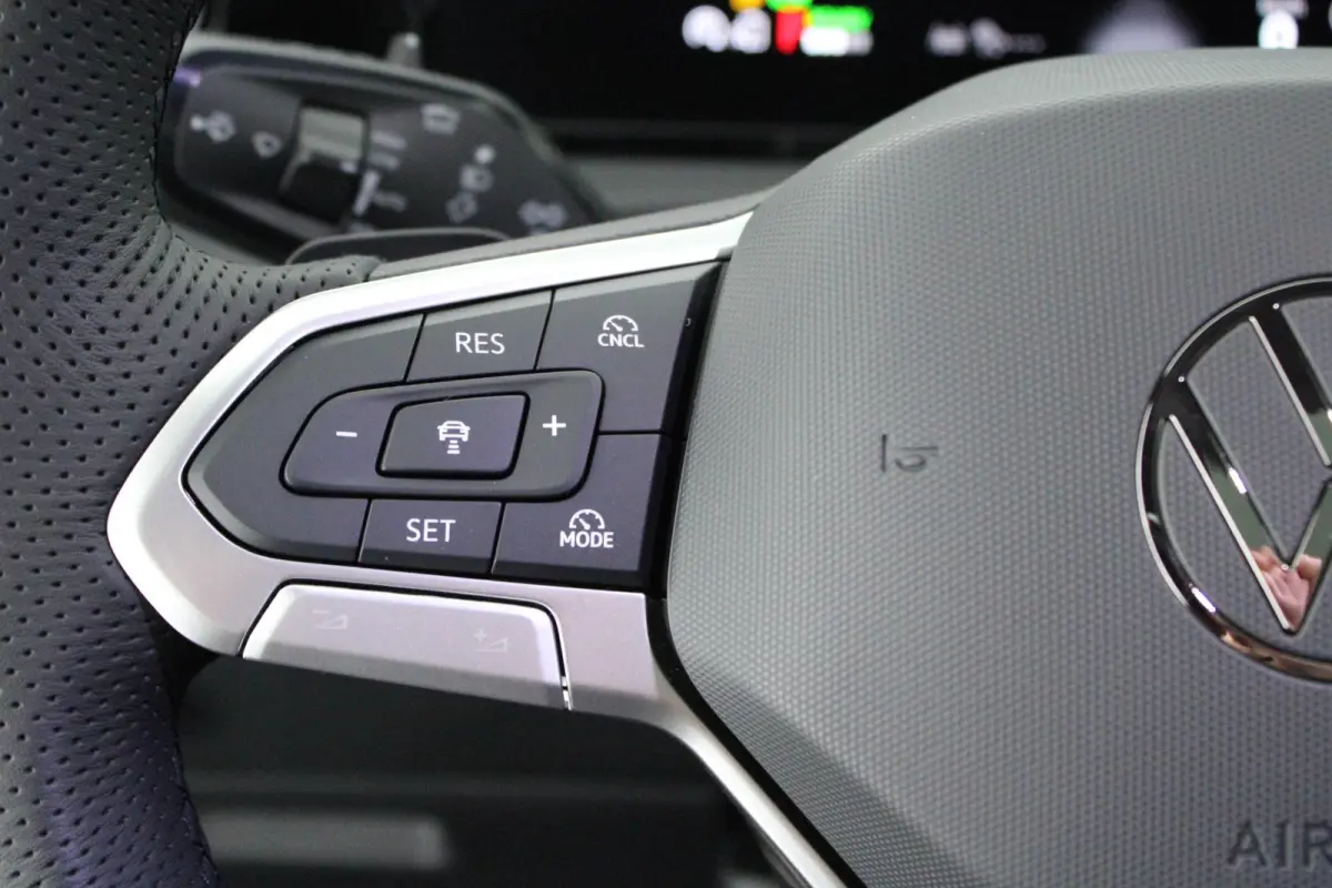1.5 272pk eHybrid R-Line Business Trekhaak Camera Keyless Massage Virtual Cockpit Panoramadak Carplay