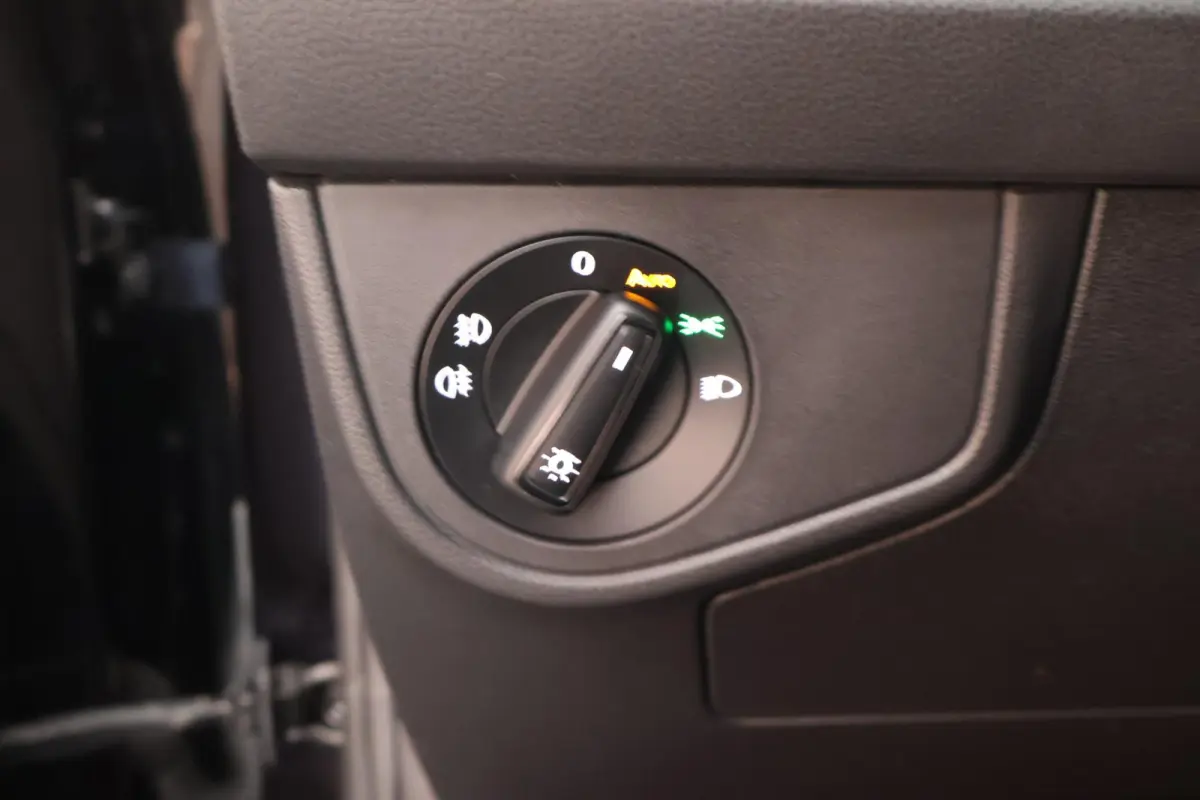 1.0 TSI 110pk DSG R-Line Panoramadak Stoelverwarming Achteruitrijcamera Parkeersensoren Virtual Cockpit LED