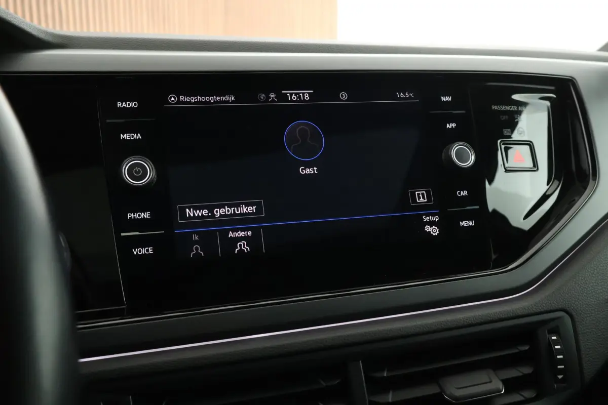 1.0 TSI 110pk DSG R-Line Panoramadak Stoelverwarming Achteruitrijcamera Parkeersensoren Virtual Cockpit LED