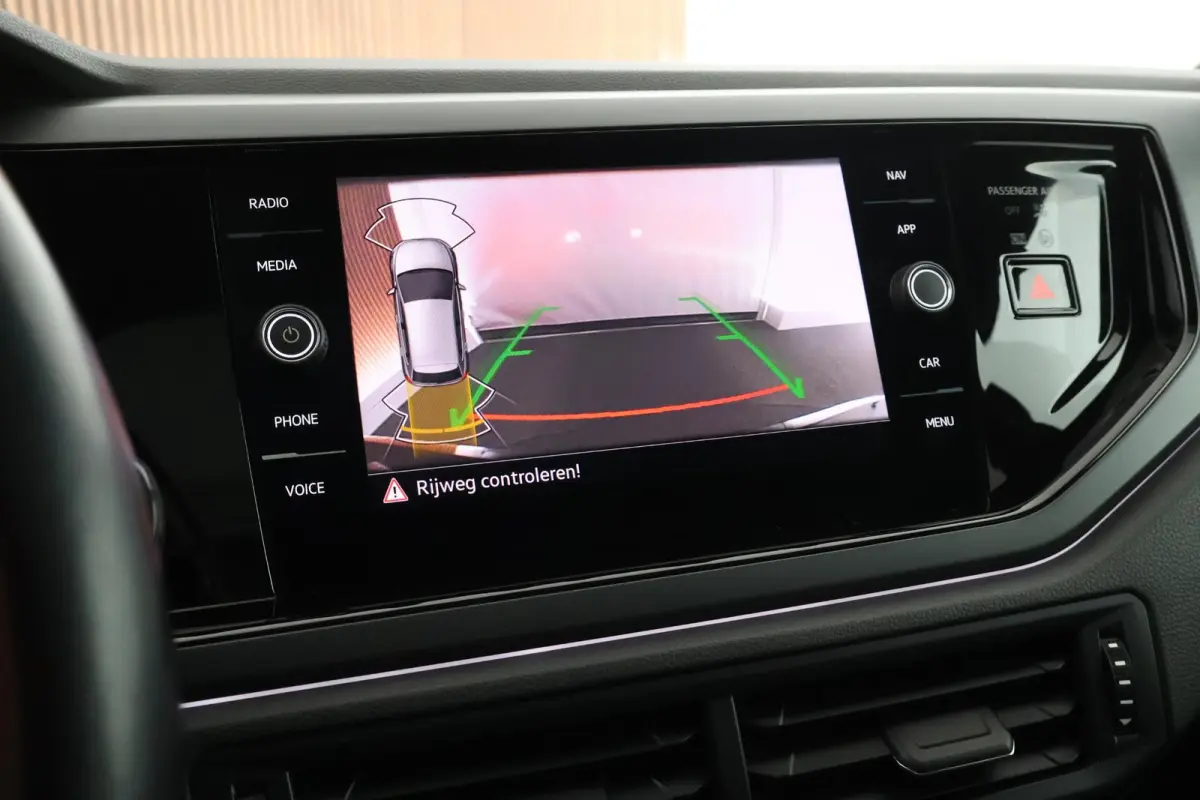 1.0 TSI 110pk DSG R-Line Panoramadak Stoelverwarming Achteruitrijcamera Parkeersensoren Virtual Cockpit LED