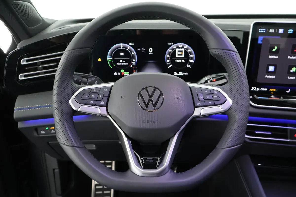 1.5 272pk eHybrid R-Line Edition Trekhaak Camera Keyless Massage Virtual Cockpit Panoramadak Carplay