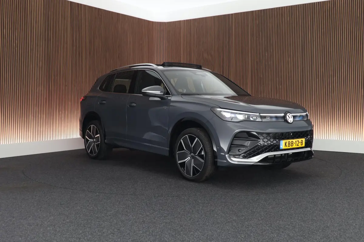 1.5 272pk eHybrid R-Line Edition Trekhaak Camera Keyless Massage Virtual Cockpit Panoramadak Carplay