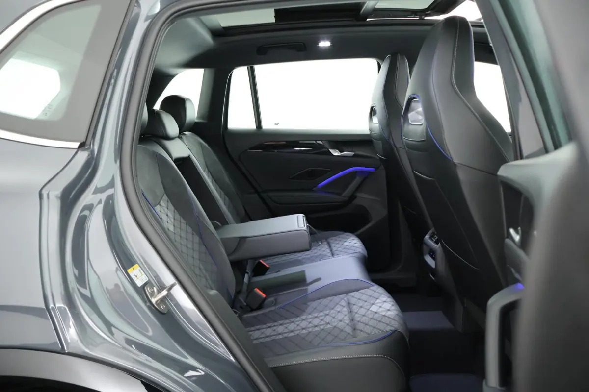 1.5 272pk eHybrid R-Line Edition Trekhaak Camera Keyless Massage Virtual Cockpit Panoramadak Carplay