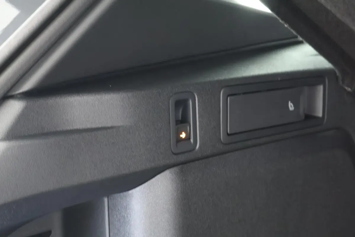 1.5 272pk eHybrid R-Line Edition Trekhaak Camera Keyless Massage Virtual Cockpit Panoramadak Carplay