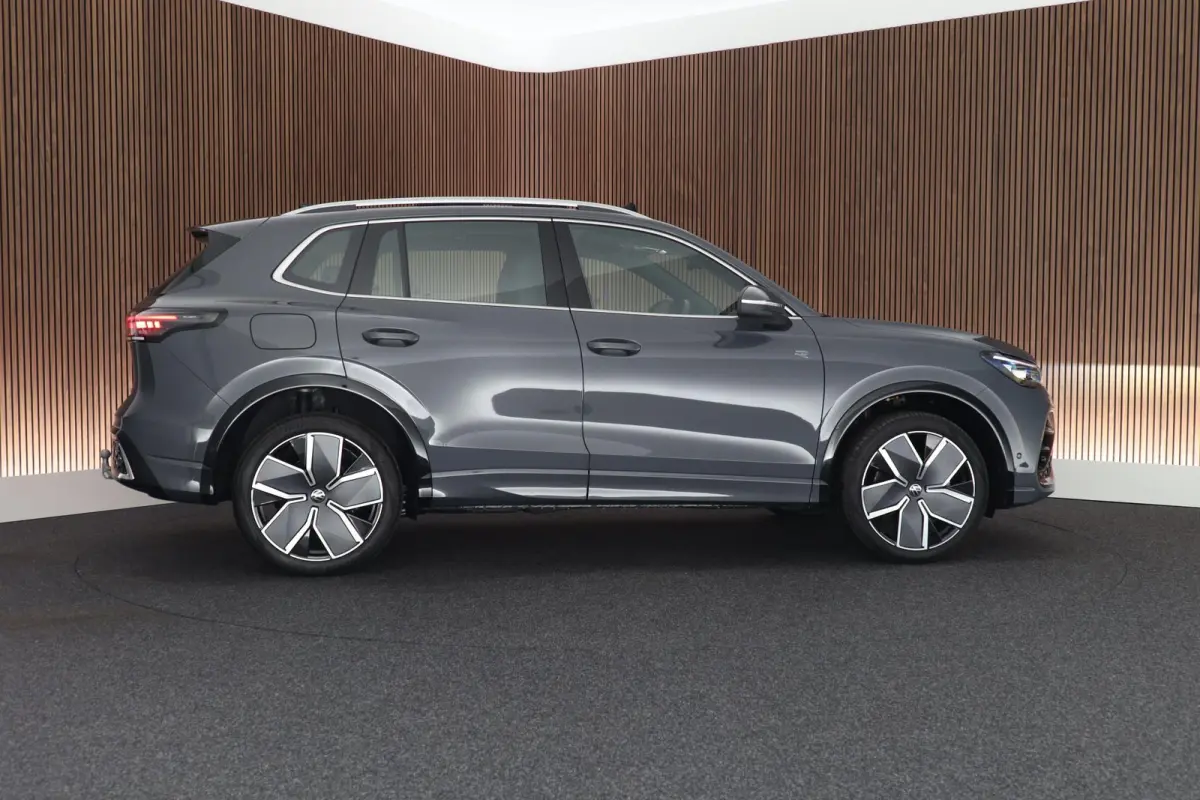 1.5 272pk eHybrid R-Line Edition Trekhaak Camera Keyless Massage Virtual Cockpit Panoramadak Carplay