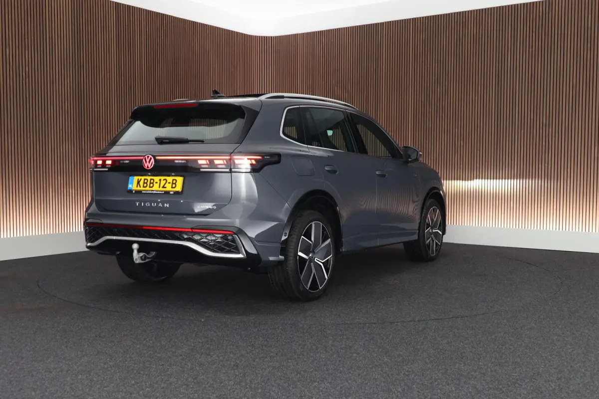 1.5 272pk eHybrid R-Line Edition Trekhaak Camera Keyless Massage Virtual Cockpit Panoramadak Carplay