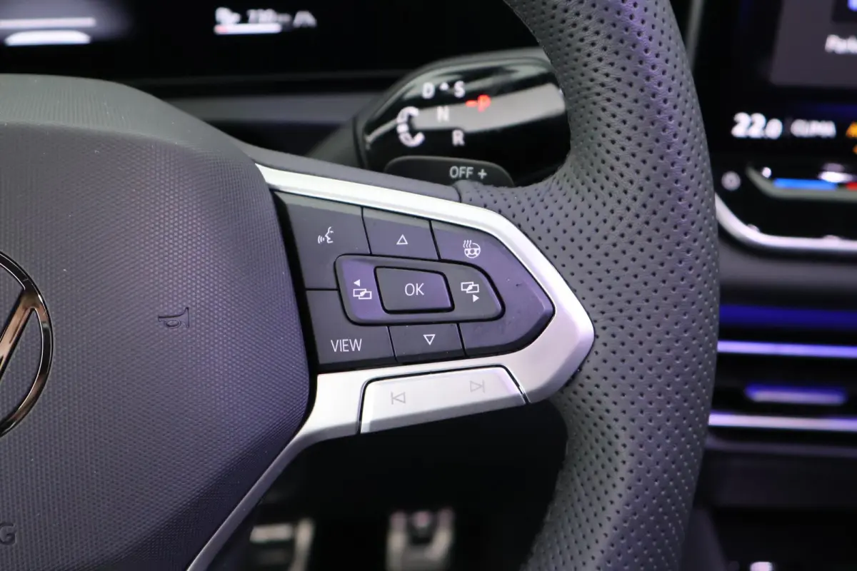 1.5 272pk eHybrid R-Line Edition Trekhaak Camera Keyless Massage Virtual Cockpit Panoramadak Carplay