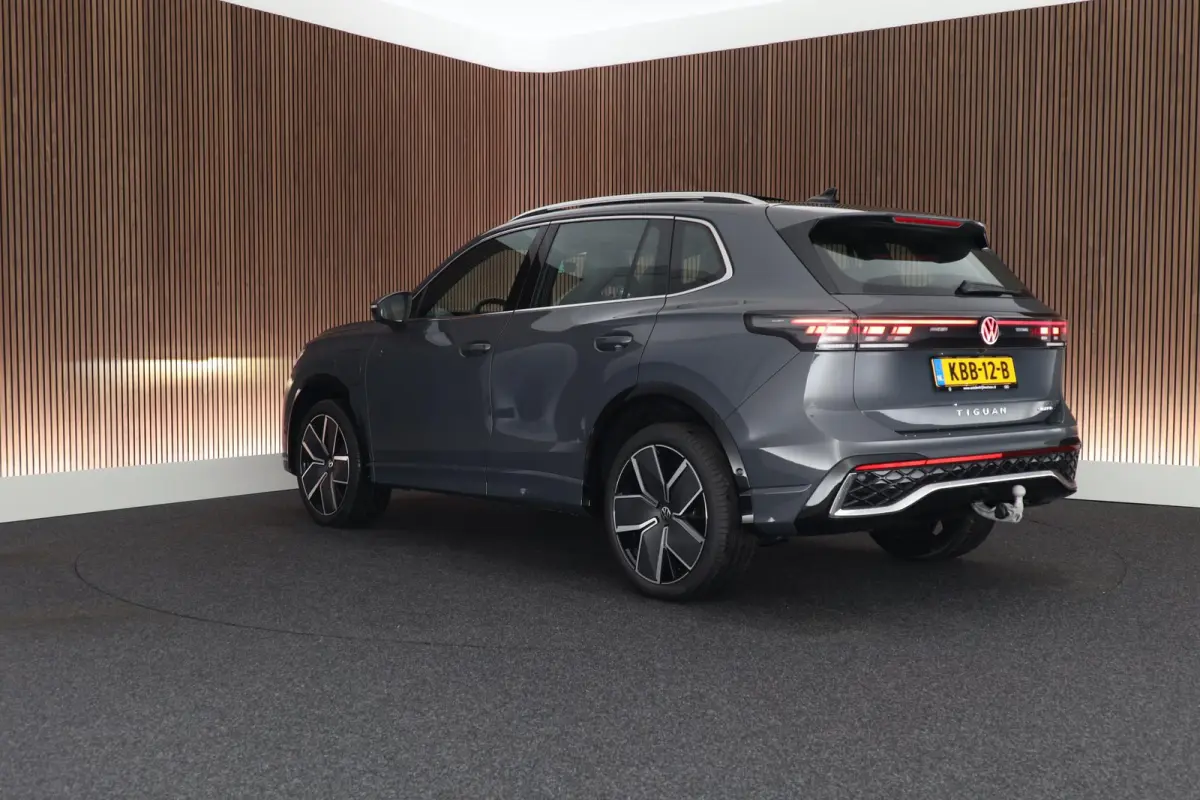 1.5 272pk eHybrid R-Line Edition Trekhaak Camera Keyless Massage Virtual Cockpit Panoramadak Carplay