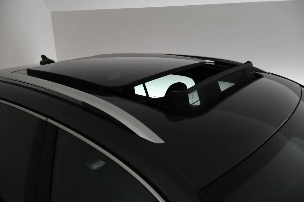 1.5 272pk eHybrid R-Line Edition Trekhaak Camera Keyless Massage Virtual Cockpit Panoramadak Carplay