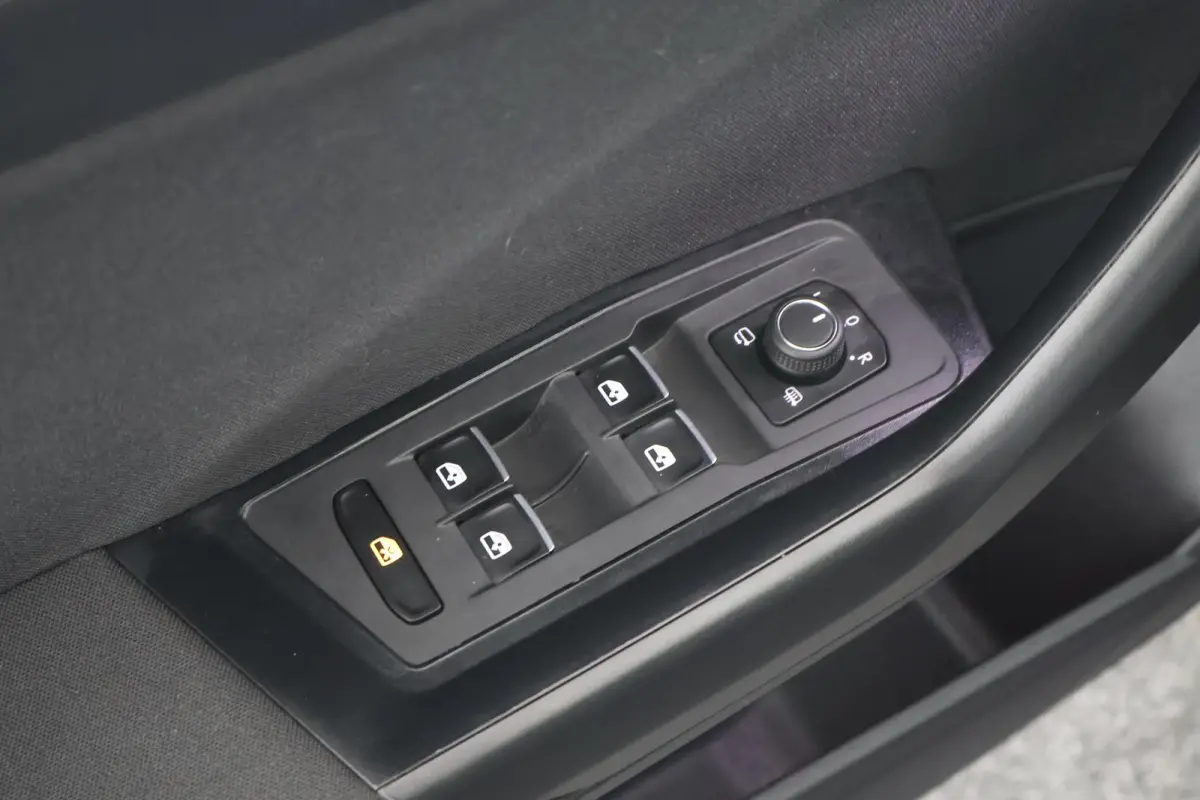 1.5 TSI 150pk DSG Sport Black Style Trekhaak Led Stoelverwarming Virtual Cockpit Navigatie