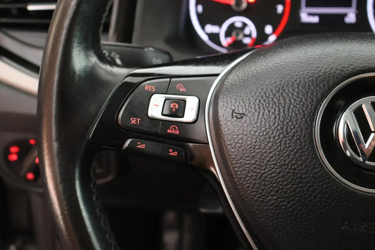 1.0 TSI 95pk Comfortline Business Parkeersensoren Climate Control ACC