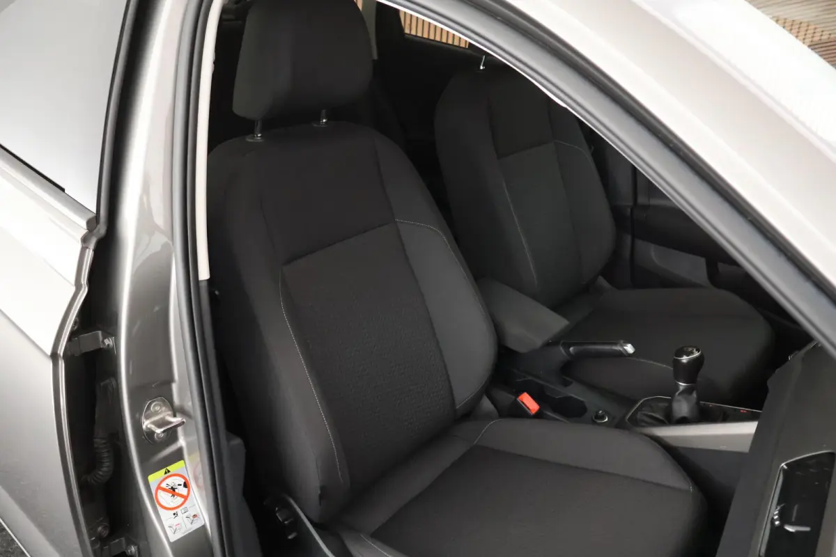 1.0 TSI 95pk Comfortline Business Parkeersensoren Climate Control ACC