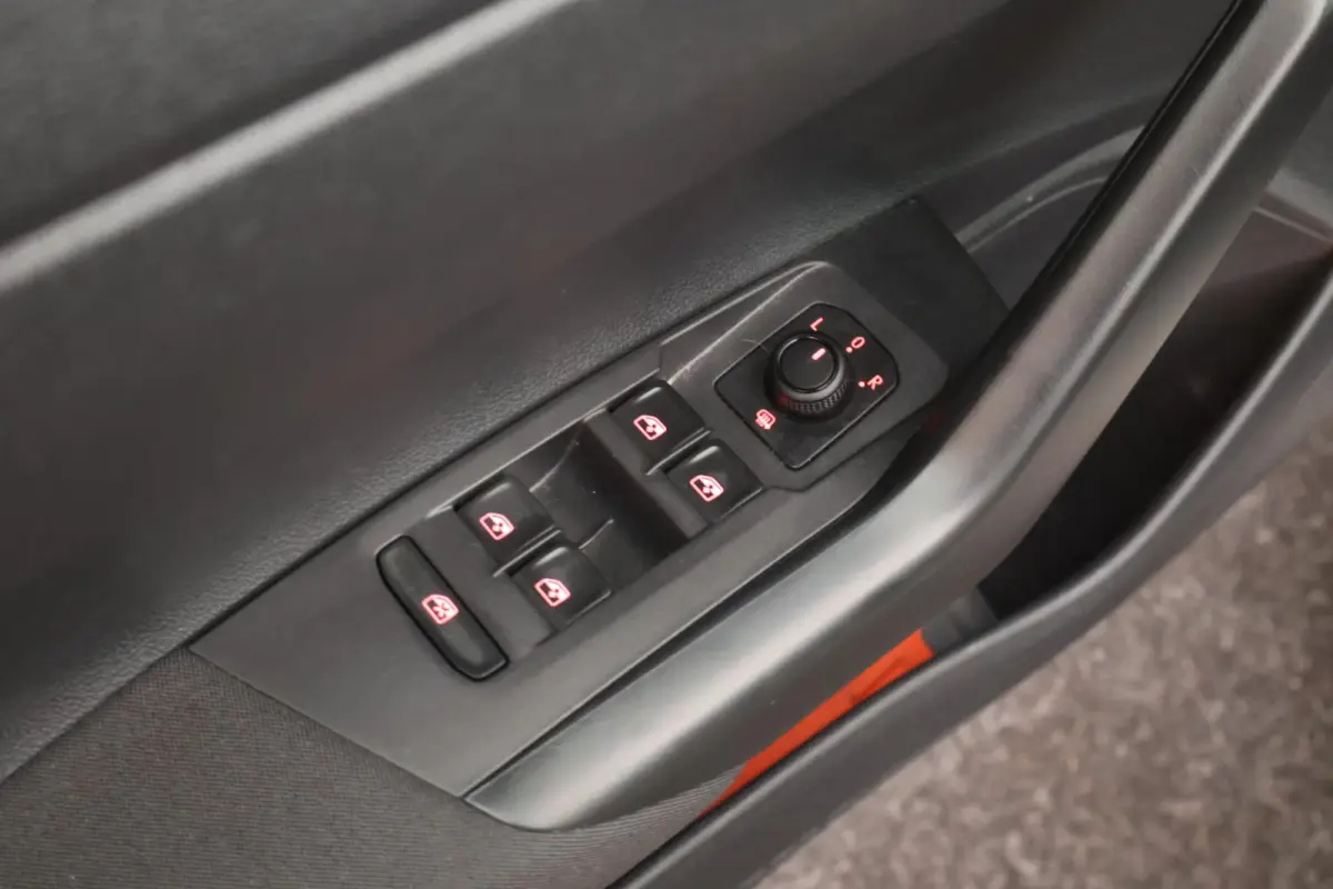 1.0 TSI 95pk Comfortline Business Parkeersensoren Climate Control ACC