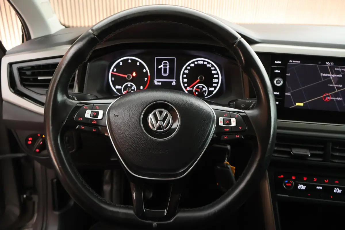 1.0 TSI 95pk Comfortline Business Parkeersensoren Climate Control ACC