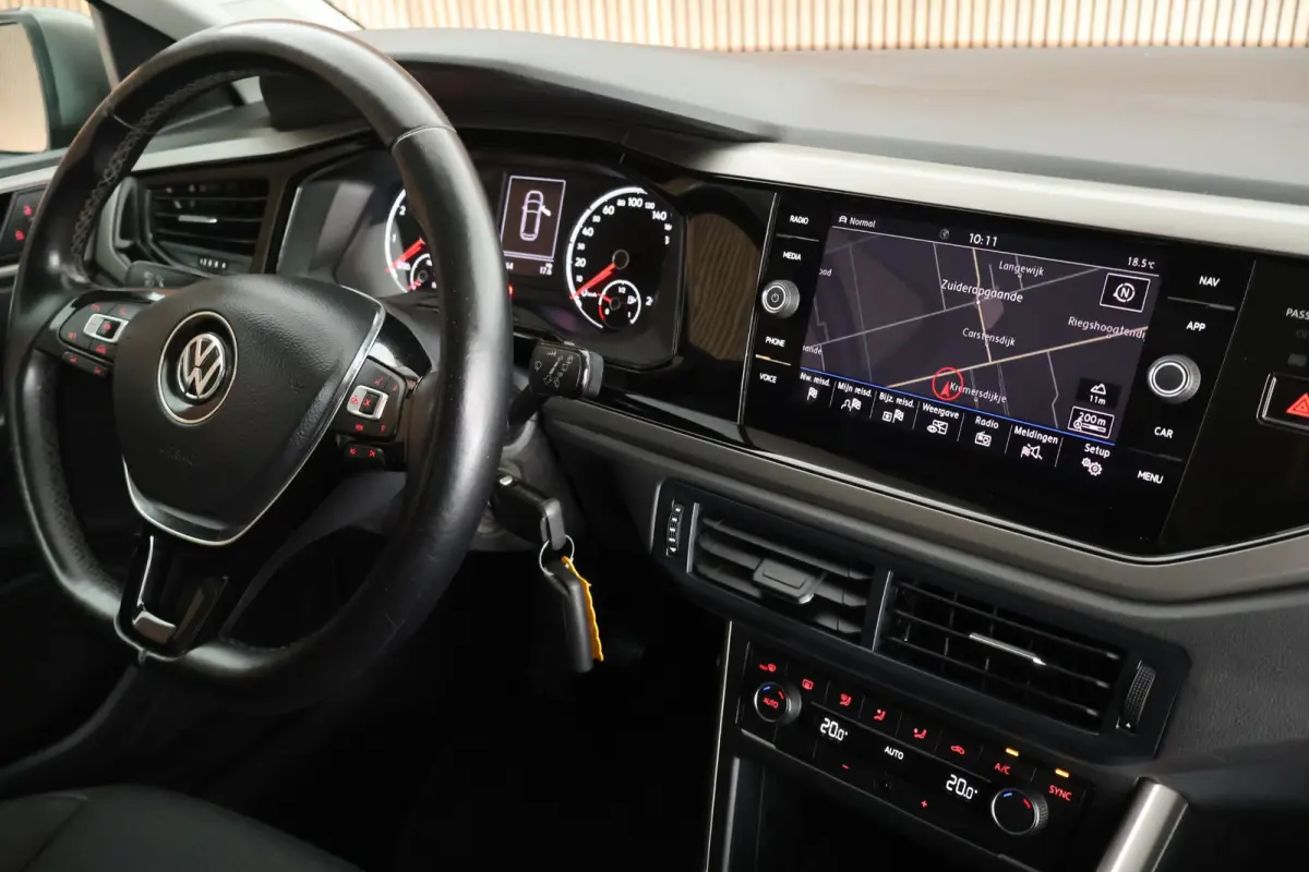 1.0 TSI 95pk Comfortline Business Parkeersensoren Climate Control ACC