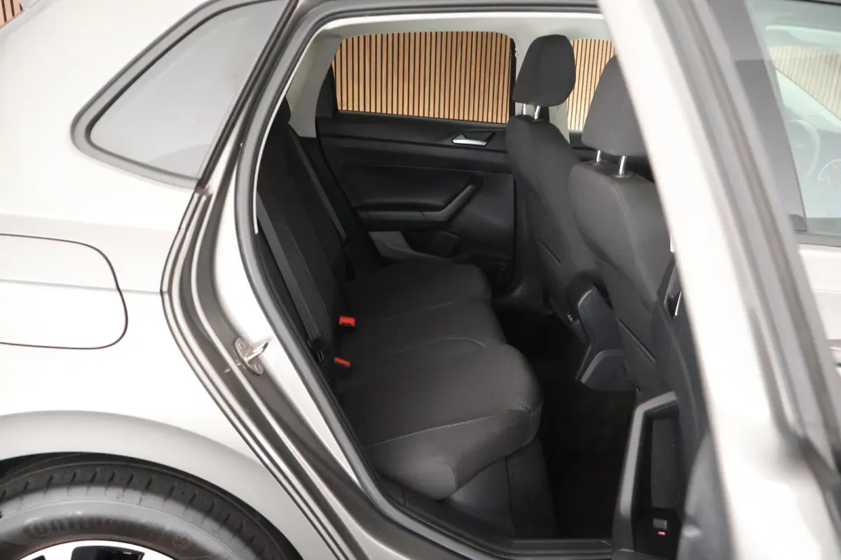 1.0 TSI 95pk Comfortline Business Parkeersensoren Climate Control ACC