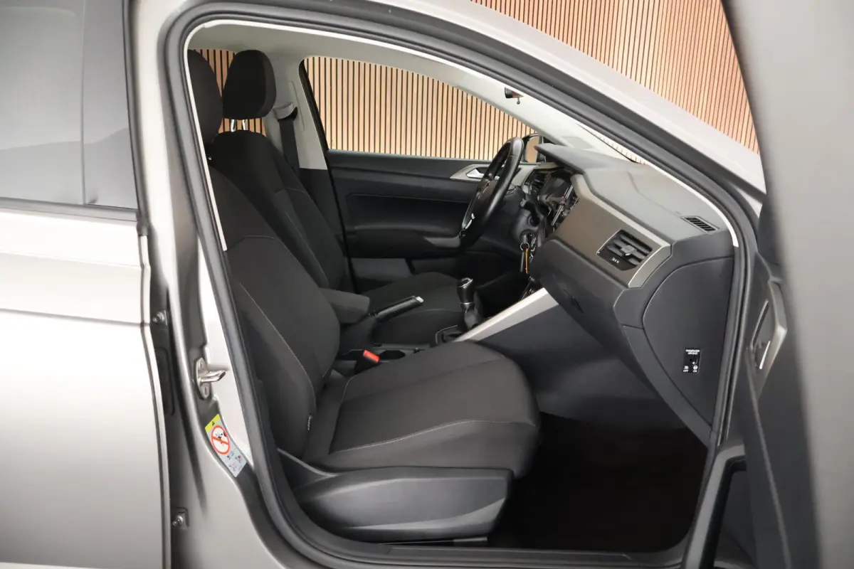 1.0 TSI 95pk Comfortline Business Parkeersensoren Climate Control ACC