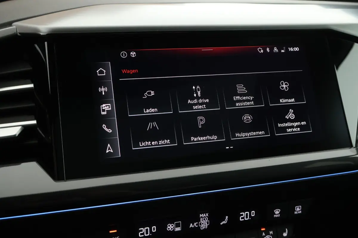 40 Launch edition S Competition 204pk 77 kWh SOH 87% Trekhaak Camera Leder Keyless Stoelverwarming ACC Panoramadak S-Line