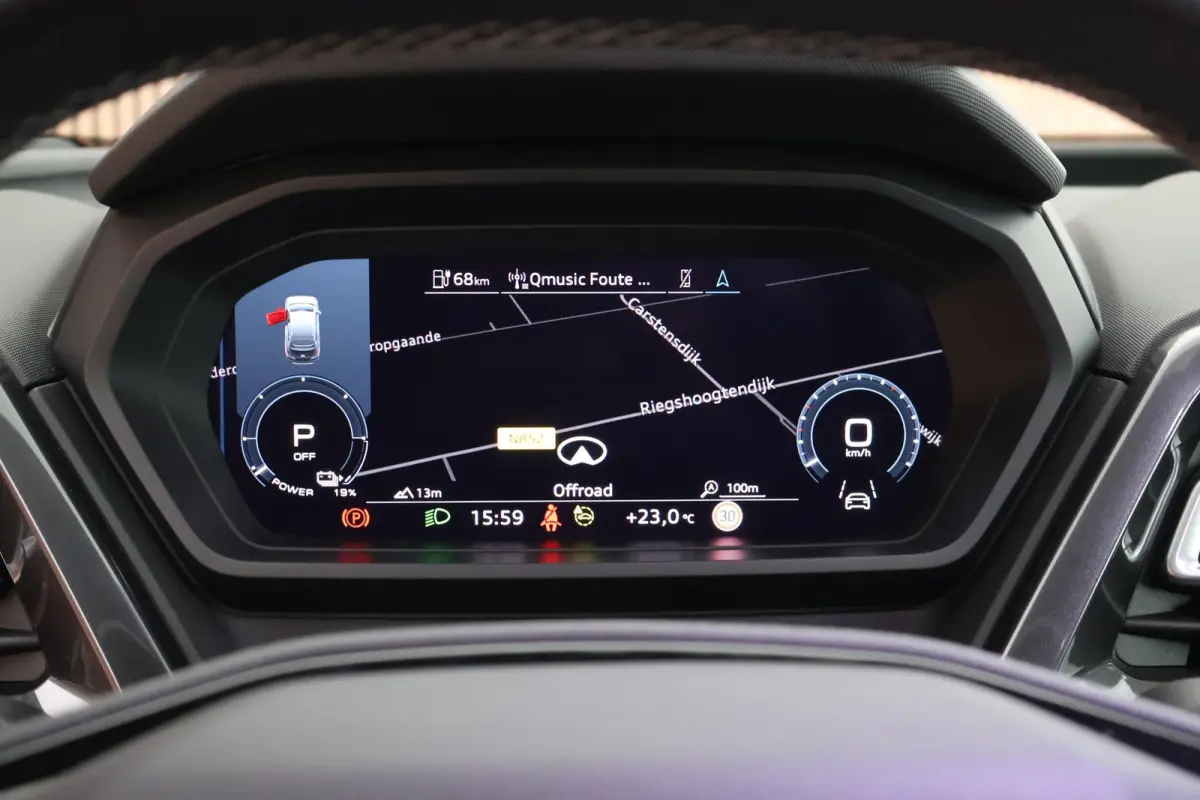 40 Launch edition S Competition 204pk 77 kWh SOH 87% Trekhaak Camera Leder Keyless Stoelverwarming ACC Panoramadak S-Line