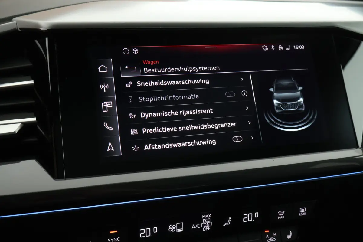 40 Launch edition S Competition 204pk 77 kWh SOH 87% Trekhaak Camera Leder Keyless Stoelverwarming ACC Panoramadak S-Line