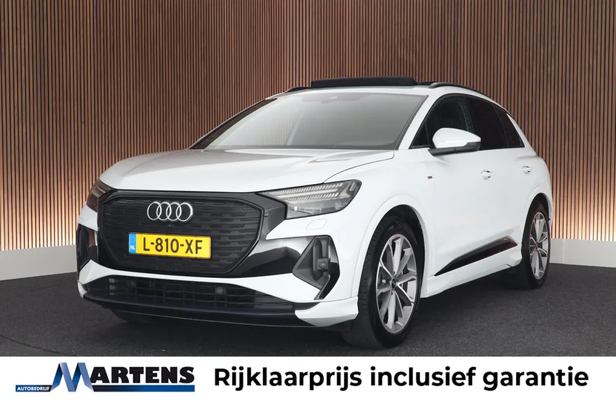 40 Launch edition S Competition 204pk 77 kWh SOH 87% Trekhaak Camera Leder Keyless Stoelverwarming ACC Panoramadak S-Line