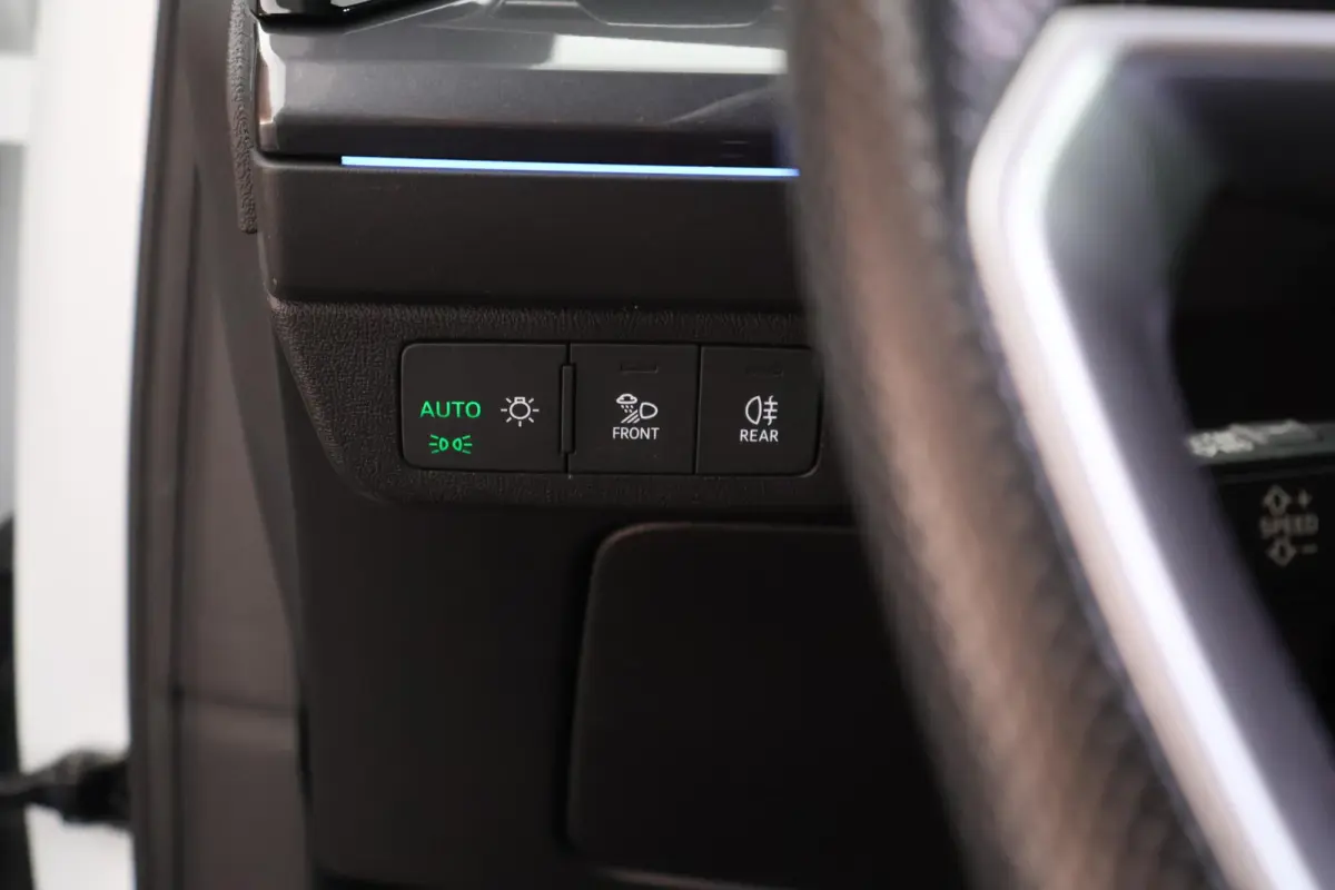 40 Launch edition S Competition 204pk 77 kWh SOH 87% Trekhaak Camera Leder Keyless Stoelverwarming ACC Panoramadak S-Line