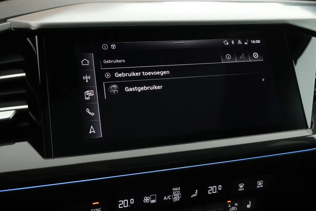 40 Launch edition S Competition 204pk 77 kWh SOH 87% Trekhaak Camera Leder Keyless Stoelverwarming ACC Panoramadak S-Line