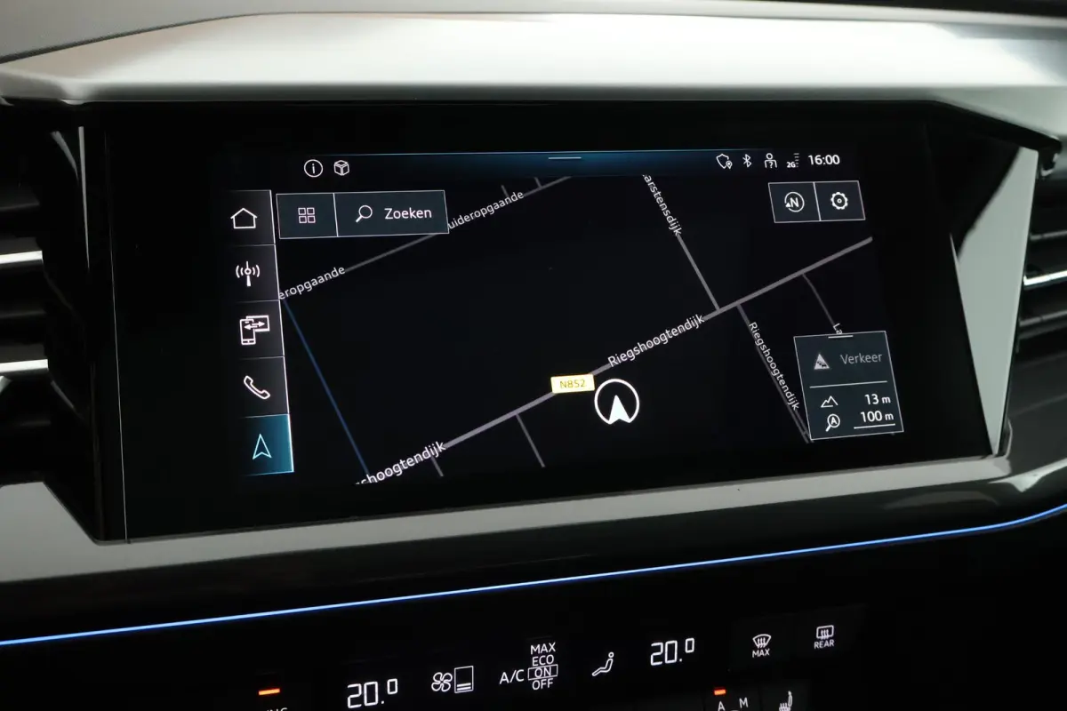 40 Launch edition S Competition 204pk 77 kWh SOH 87% Trekhaak Camera Leder Keyless Stoelverwarming ACC Panoramadak S-Line