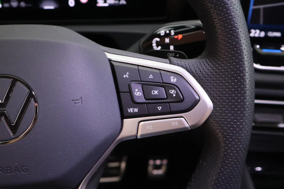 1.5 204pk eHybrid R-Line Edition Black Style Trekhaak 360Camera Keyless Massage Panoramadak Navigatie