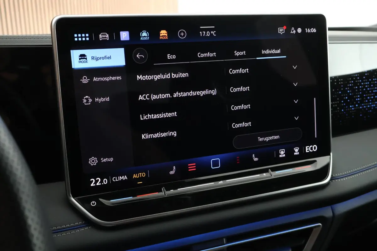 1.5 204pk eHybrid R-Line Edition Black Style Trekhaak 360Camera Keyless Massage Panoramadak Navigatie