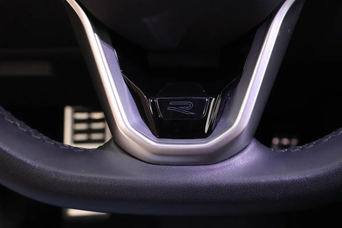 1.5 204pk eHybrid R-Line Edition Black Style Trekhaak 360Camera Keyless Massage Panoramadak Navigatie