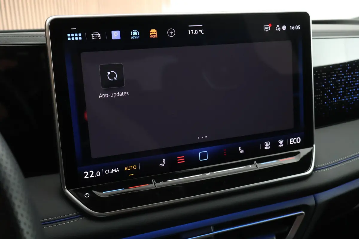 1.5 204pk eHybrid R-Line Edition Black Style Trekhaak 360Camera Keyless Massage Panoramadak Navigatie