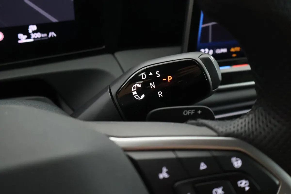 1.5 204pk eHybrid R-Line Edition Black Style Trekhaak 360Camera Keyless Massage Panoramadak Navigatie