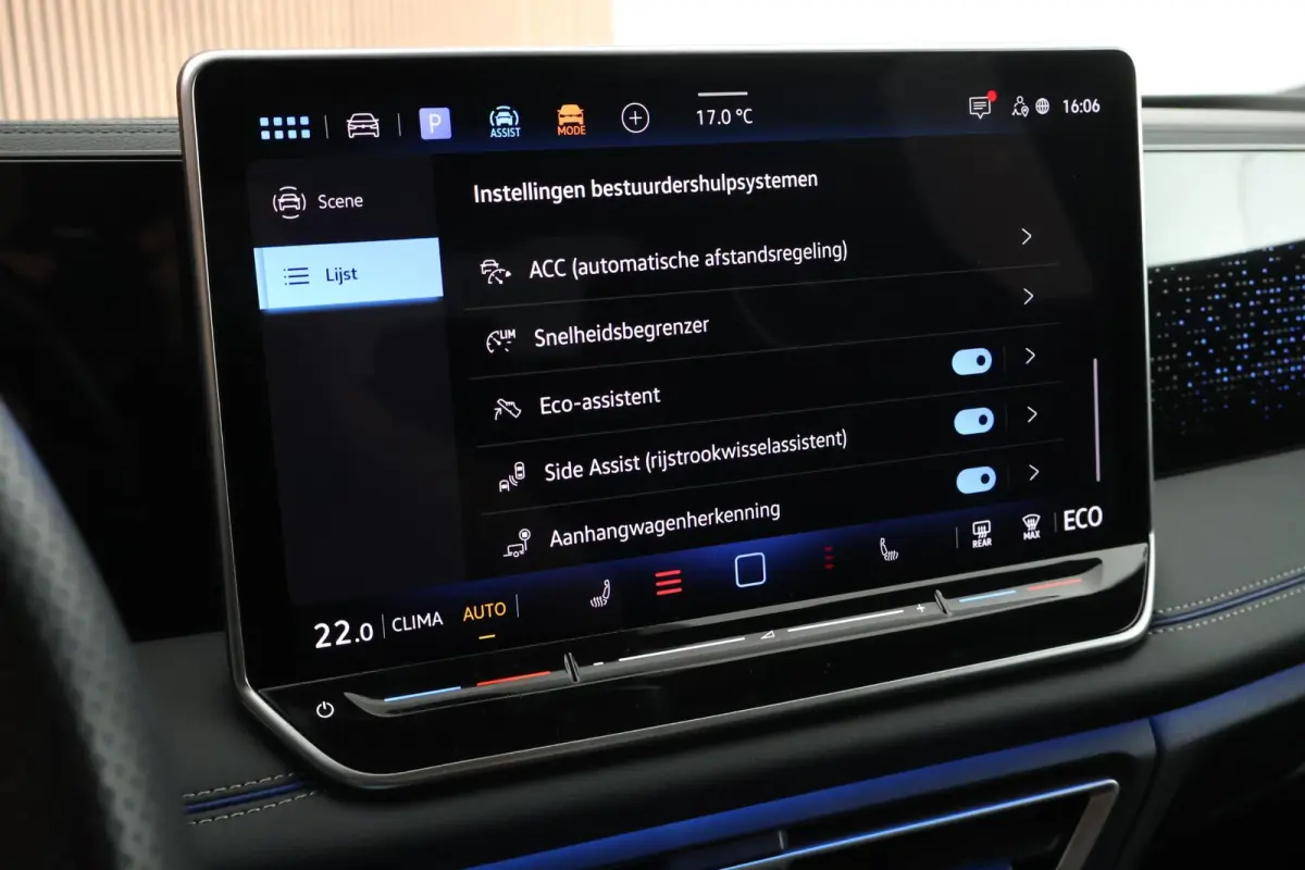 1.5 204pk eHybrid R-Line Edition Black Style Trekhaak 360Camera Keyless Massage Panoramadak Navigatie
