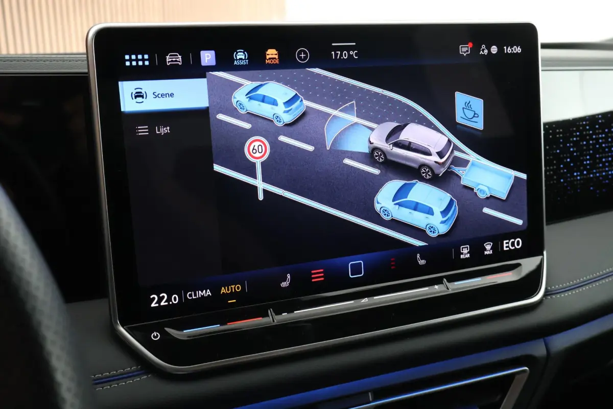 1.5 204pk eHybrid R-Line Edition Black Style Trekhaak 360Camera Keyless Massage Panoramadak Navigatie
