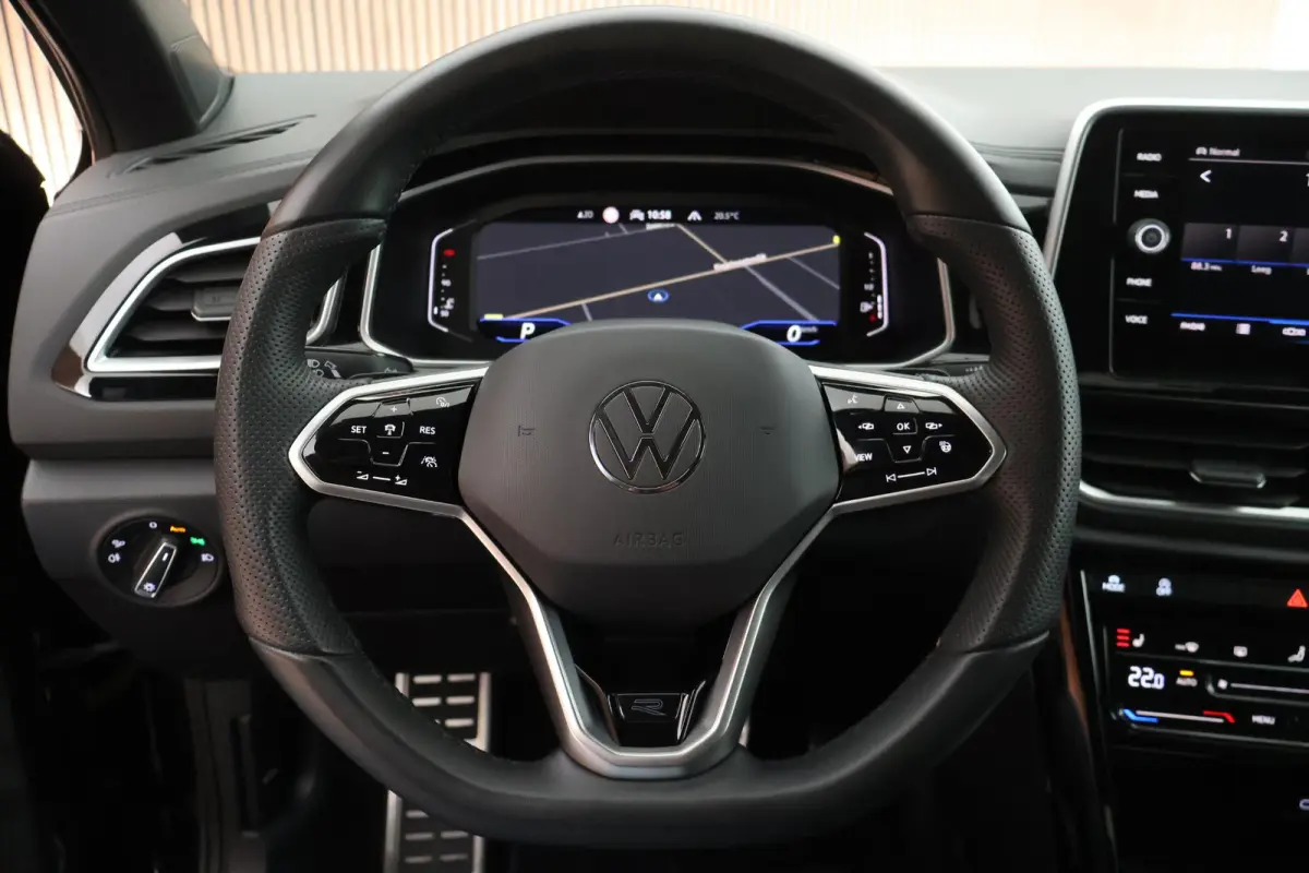 1.5 TSI 150pk DSG R-Line Business+ Trekhaak Camera Keyless LED Stoelverwarming Virtual Cockpit Navigatie