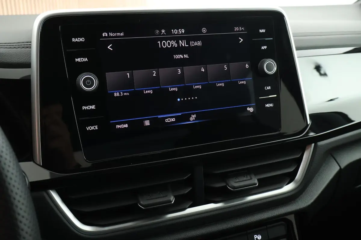 1.5 TSI 150pk DSG R-Line Business+ Trekhaak Camera Keyless LED Stoelverwarming Virtual Cockpit Navigatie