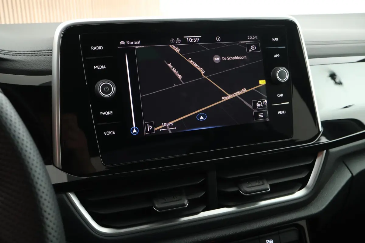 1.5 TSI 150pk DSG R-Line Business+ Trekhaak Camera Keyless LED Stoelverwarming Virtual Cockpit Navigatie