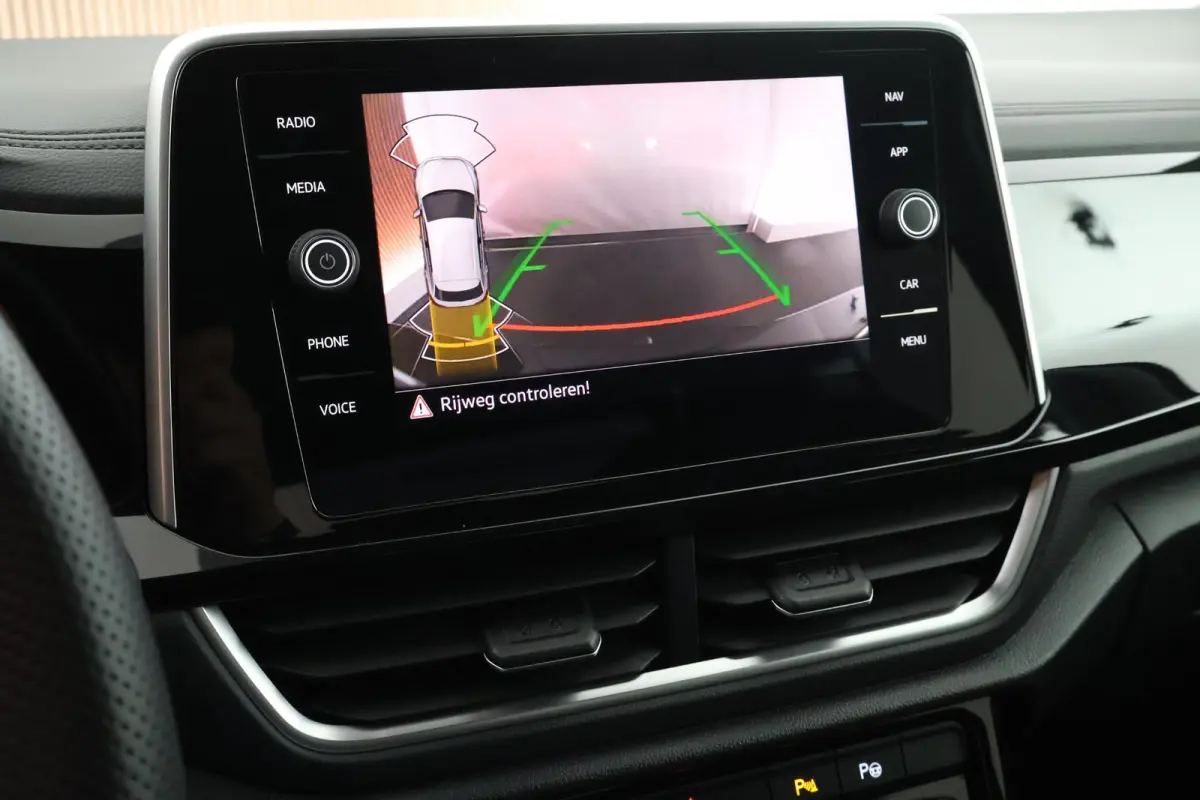 1.5 TSI 150pk DSG R-Line Business+ Trekhaak Camera Keyless LED Stoelverwarming Virtual Cockpit Navigatie