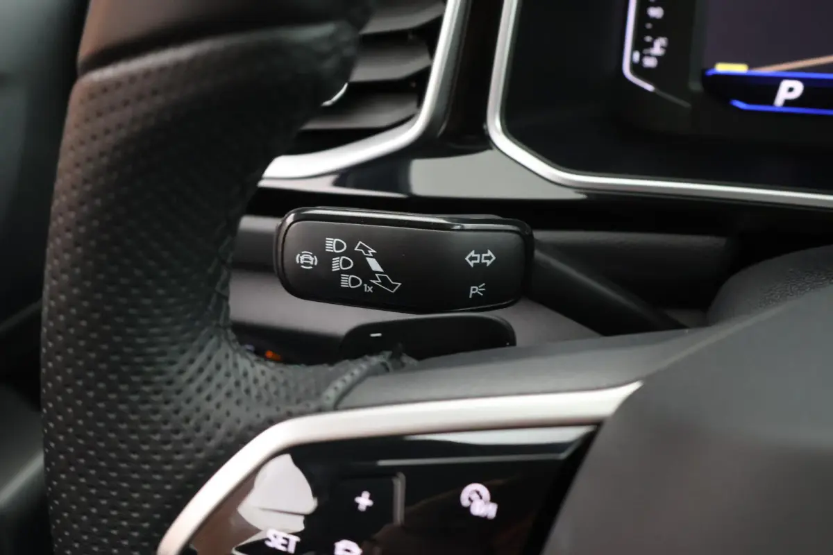 1.5 TSI 150pk DSG R-Line Business+ Trekhaak Camera Keyless LED Stoelverwarming Virtual Cockpit Navigatie