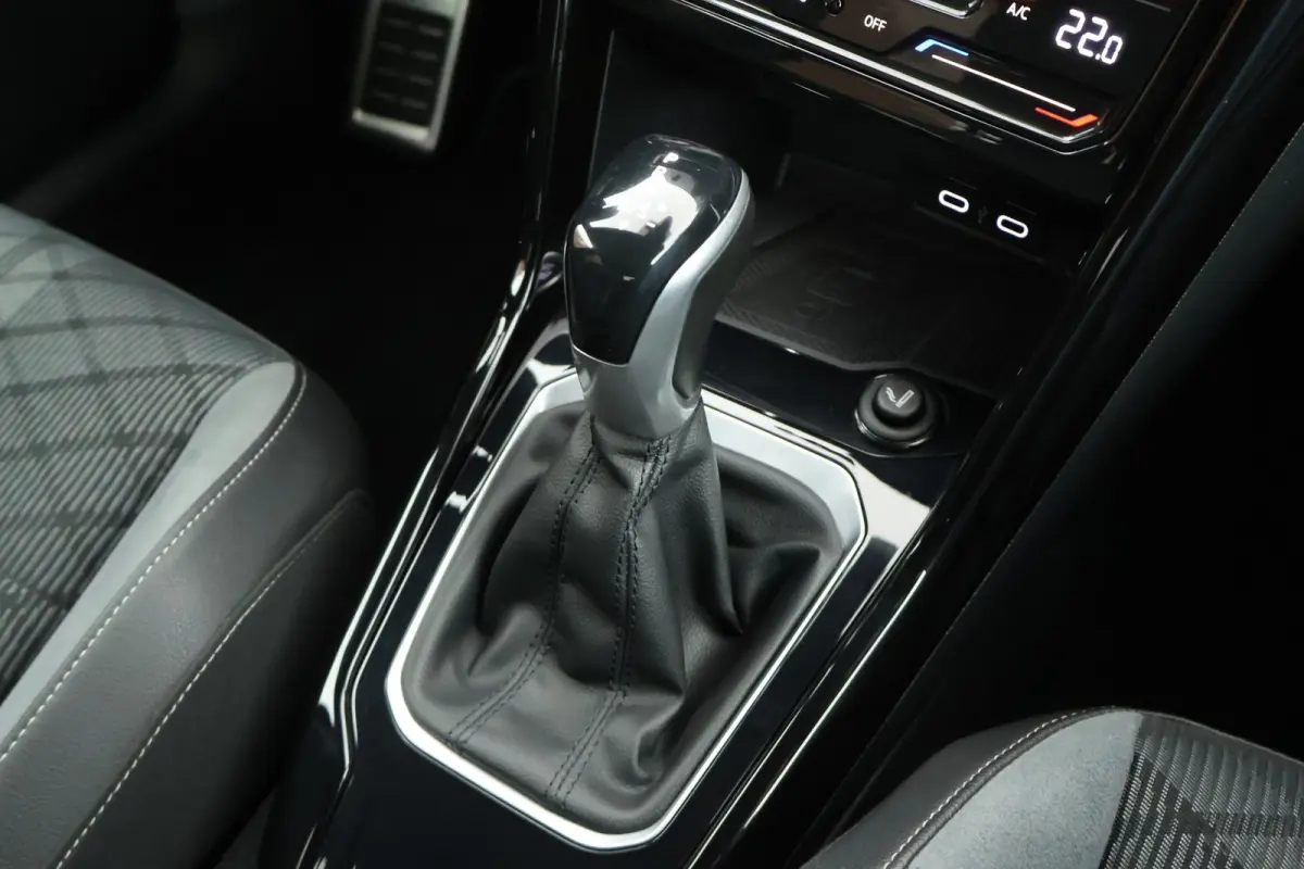 1.5 TSI 150pk DSG R-Line Business+ Trekhaak Camera Keyless LED Stoelverwarming Virtual Cockpit Navigatie